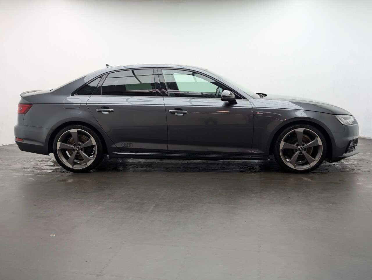 2017 AUDI A4 2017 AUDI A4