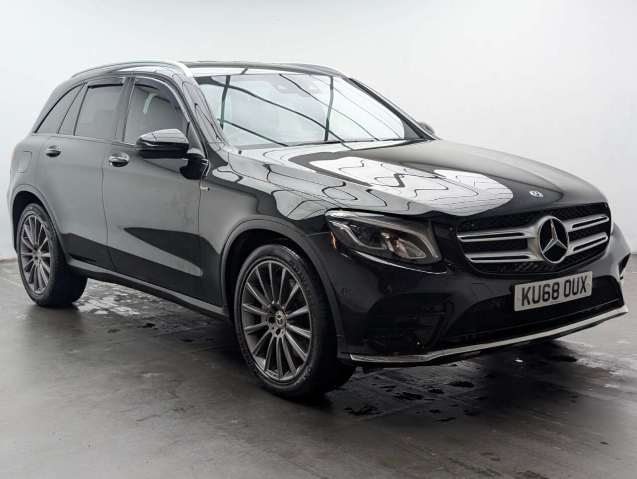 A 2018 MERCEDES-BENZ GLC 2.1 GLC220d AMG Line SUV 5dr Diesel G-Tronic+ 4MATIC Euro 6 (s/s) (170 ps) A 2018 MERCEDES-BENZ GLC 2.1 GLC220d AMG Line SUV 5dr Diesel G-Tronic+ 4MATIC Euro 6 (s/s) (170 ps)