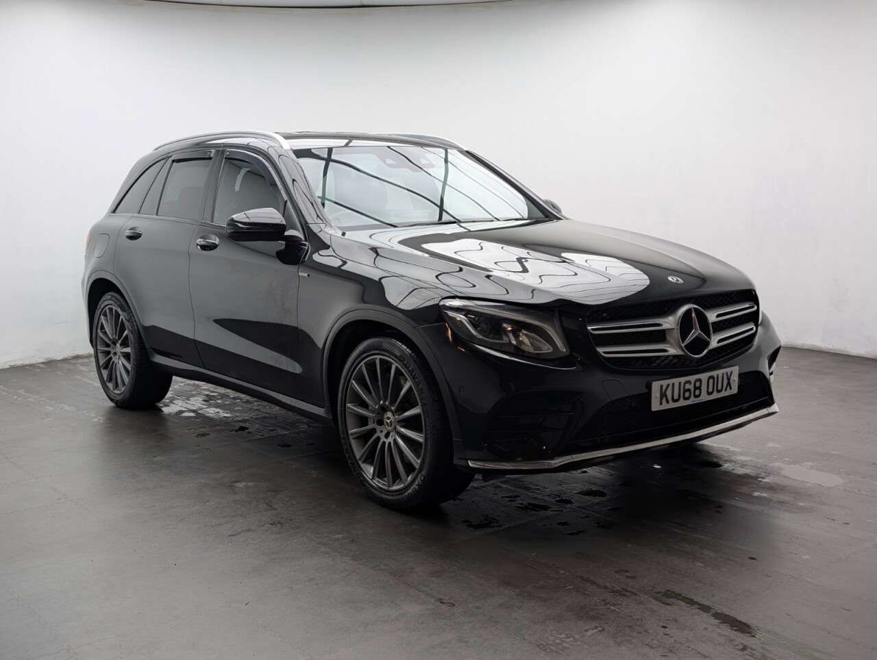 A 2018 MERCEDES-BENZ GLC 2.1 GLC220d AMG Line SUV 5dr Diesel G-Tronic+ 4MATIC Euro 6 (s/s) (170 ps) A 2018 MERCEDES-BENZ GLC 2.1 GLC220d AMG Line SUV 5dr Diesel G-Tronic+ 4MATIC Euro 6 (s/s) (170 ps)