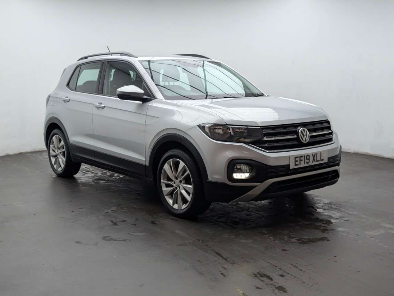 A 2019 VOLKSWAGEN T-CROSS 1.0 TSI SE SUV 5dr Petrol Manual Euro 6 (s/s) (95 ps) BLUETOOTH+LANE ASSIST A 2019 VOLKSWAGEN T-CROSS 1.0 TSI SE SUV 5dr Petrol Manual Euro 6 (s/s) (95 ps) BLUETOOTH+LANE ASSIST