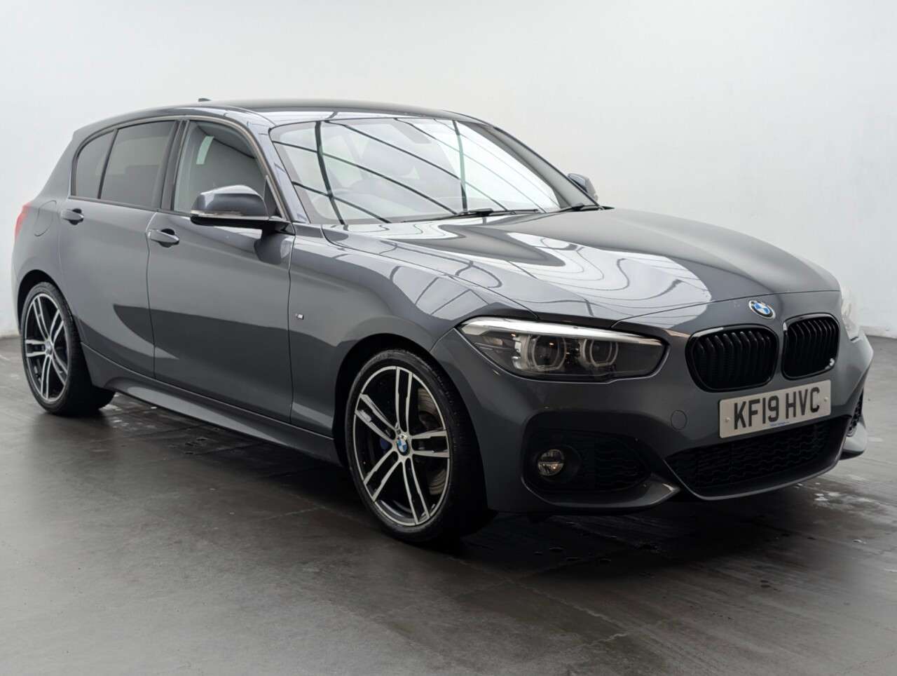 A 2019 BMW 1 SERIES 1.5 118i GPF M Sport Shadow Edition Hatchback 5dr Petrol Auto Euro 6 (s/s) A 2019 BMW 1 SERIES 1.5 118i GPF M Sport Shadow Edition Hatchback 5dr Petrol Auto Euro 6 (s/s)