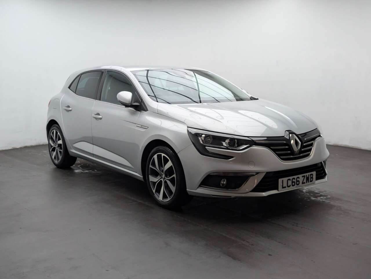 A 2016 RENAULT MEGANE 1.5 dCi Dynamique S Nav Hatchback 5dr Diesel Manual Euro 6 (s/s) (110 ps) N A 2016 RENAULT MEGANE 1.5 dCi Dynamique S Nav Hatchback 5dr Diesel Manual Euro 6 (s/s) (110 ps) N