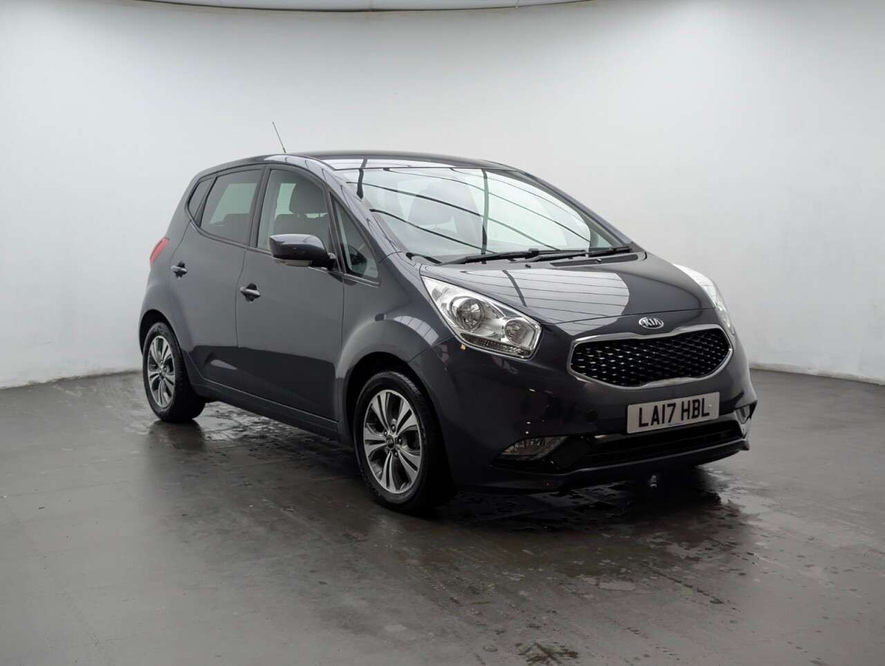 A 2017 KIA VENGA 1.6 CRDi 3 MPV 5dr Diesel Manual Euro 6 (s/s) (114 bhp) HEATED SEATS+PARKIN A 2017 KIA VENGA 1.6 CRDi 3 MPV 5dr Diesel Manual Euro 6 (s/s) (114 bhp) HEATED SEATS+PARKIN