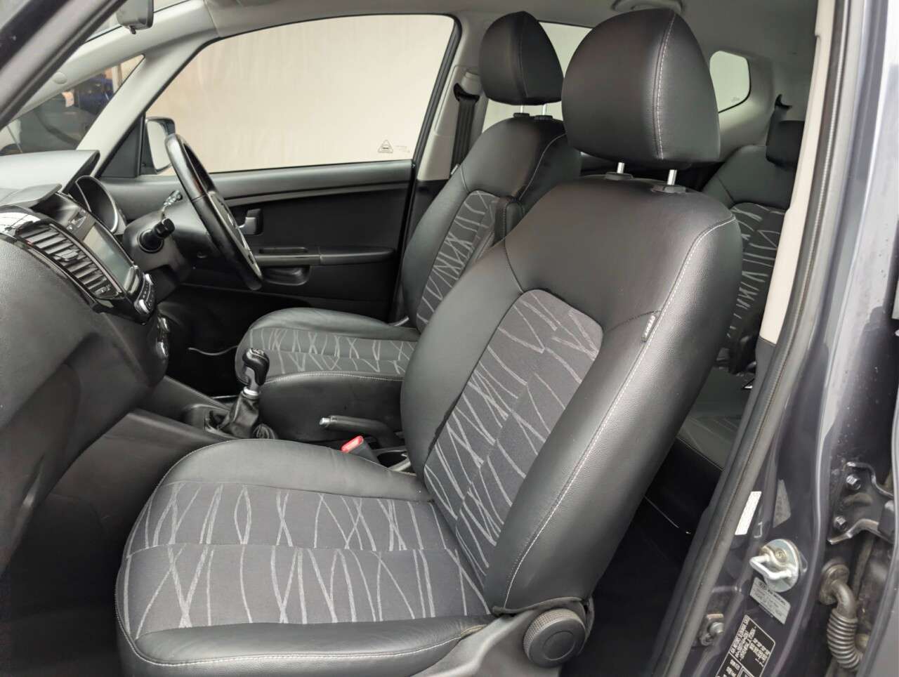 2017 KIA VENGA 2017 KIA VENGA