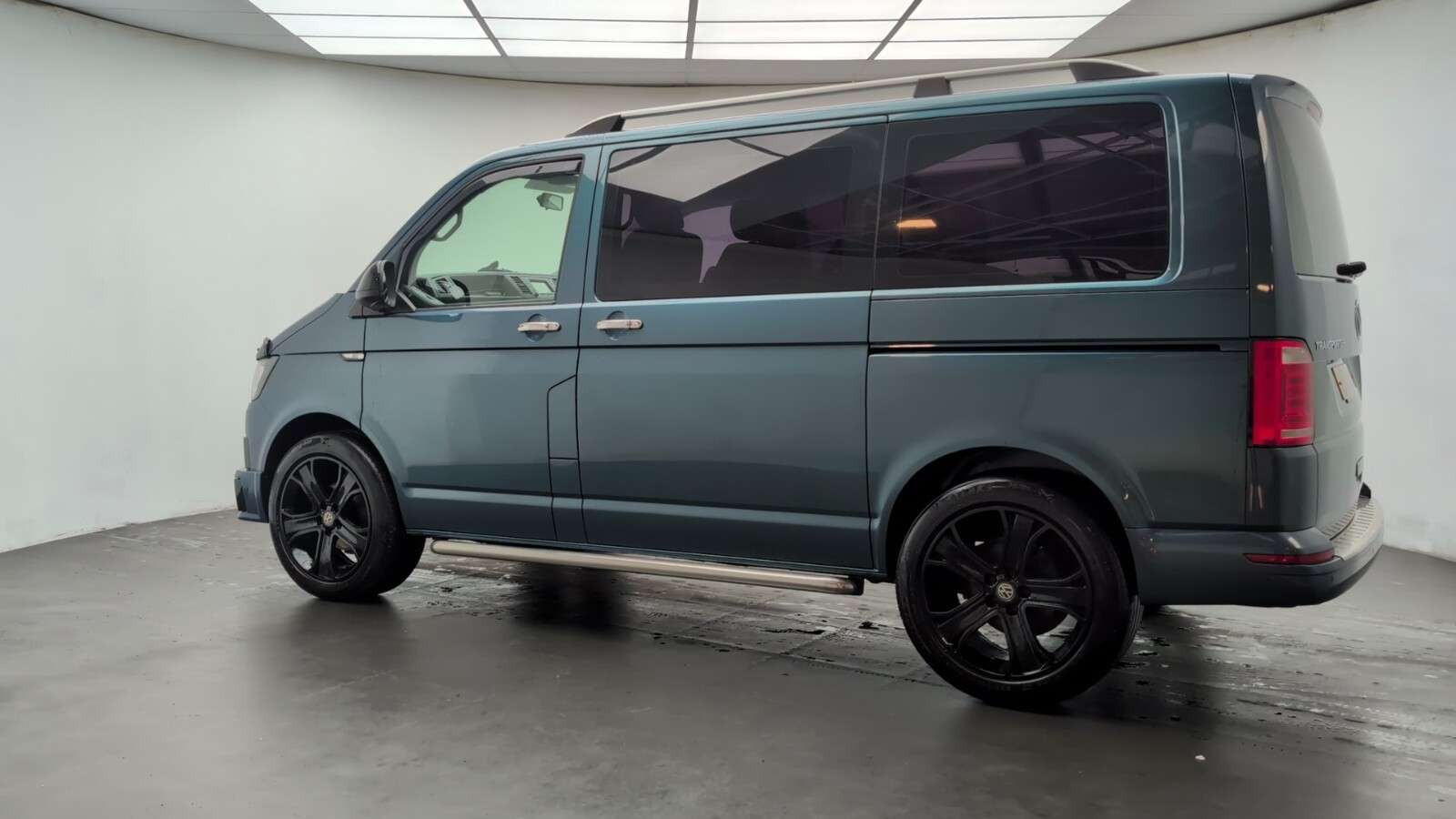 2019 VOLKSWAGEN TRANSPORTER SHUTTLE 2019 VOLKSWAGEN TRANSPORTER SHUTTLE