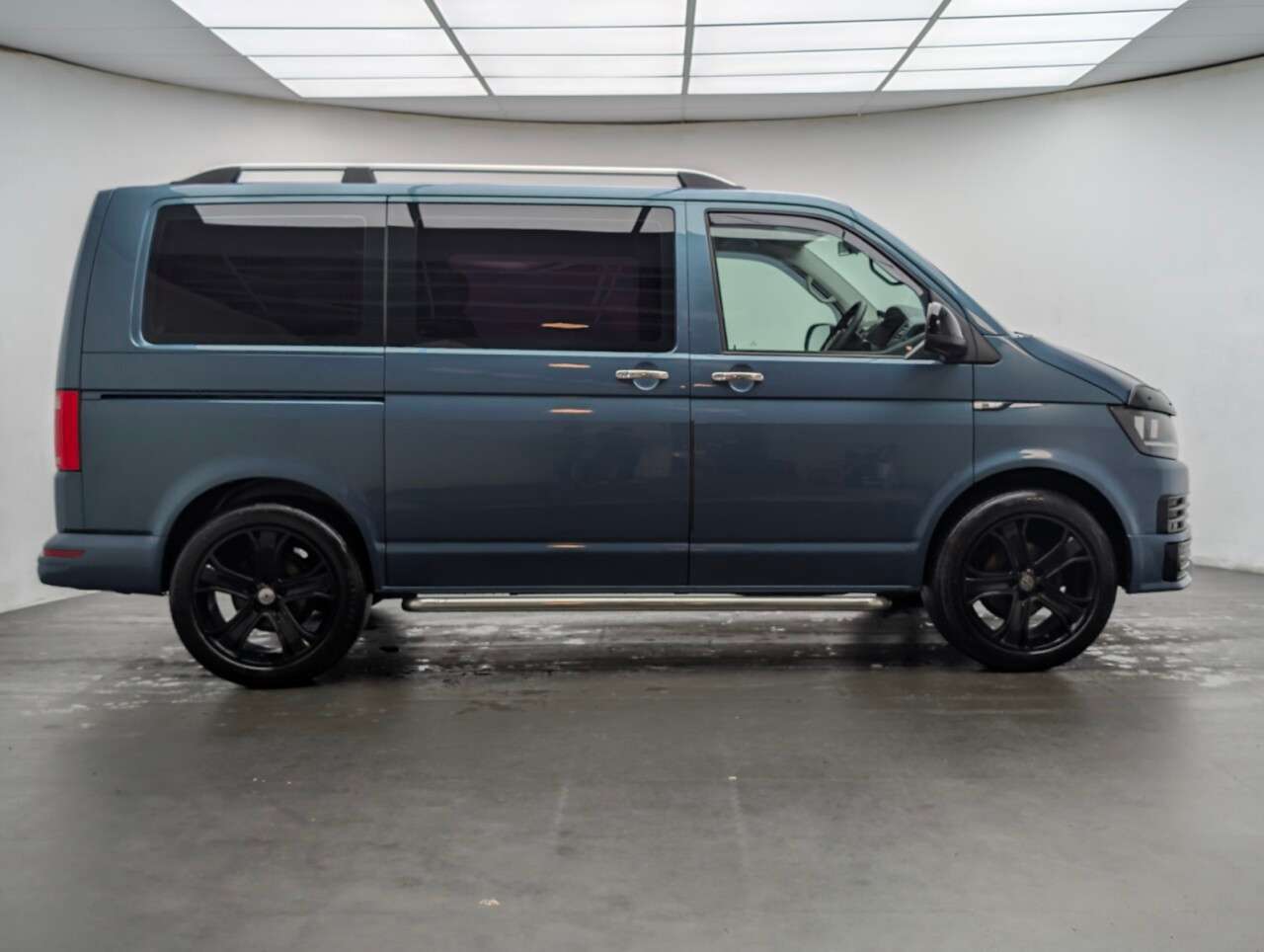 2019 VOLKSWAGEN TRANSPORTER SHUTTLE 2019 VOLKSWAGEN TRANSPORTER SHUTTLE