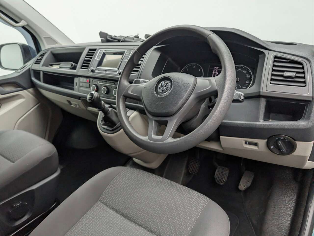 2019 VOLKSWAGEN TRANSPORTER SHUTTLE 2019 VOLKSWAGEN TRANSPORTER SHUTTLE