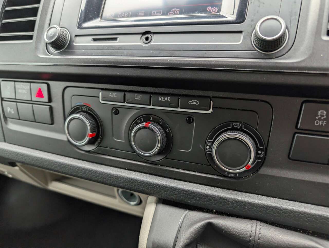 2019 VOLKSWAGEN TRANSPORTER SHUTTLE 2019 VOLKSWAGEN TRANSPORTER SHUTTLE