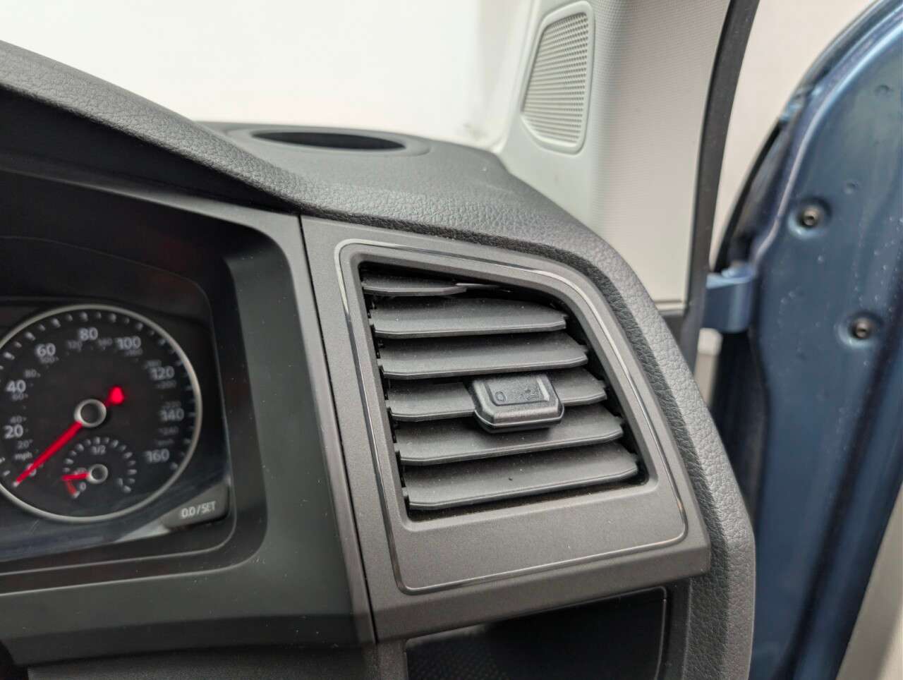 2019 VOLKSWAGEN TRANSPORTER SHUTTLE 2019 VOLKSWAGEN TRANSPORTER SHUTTLE