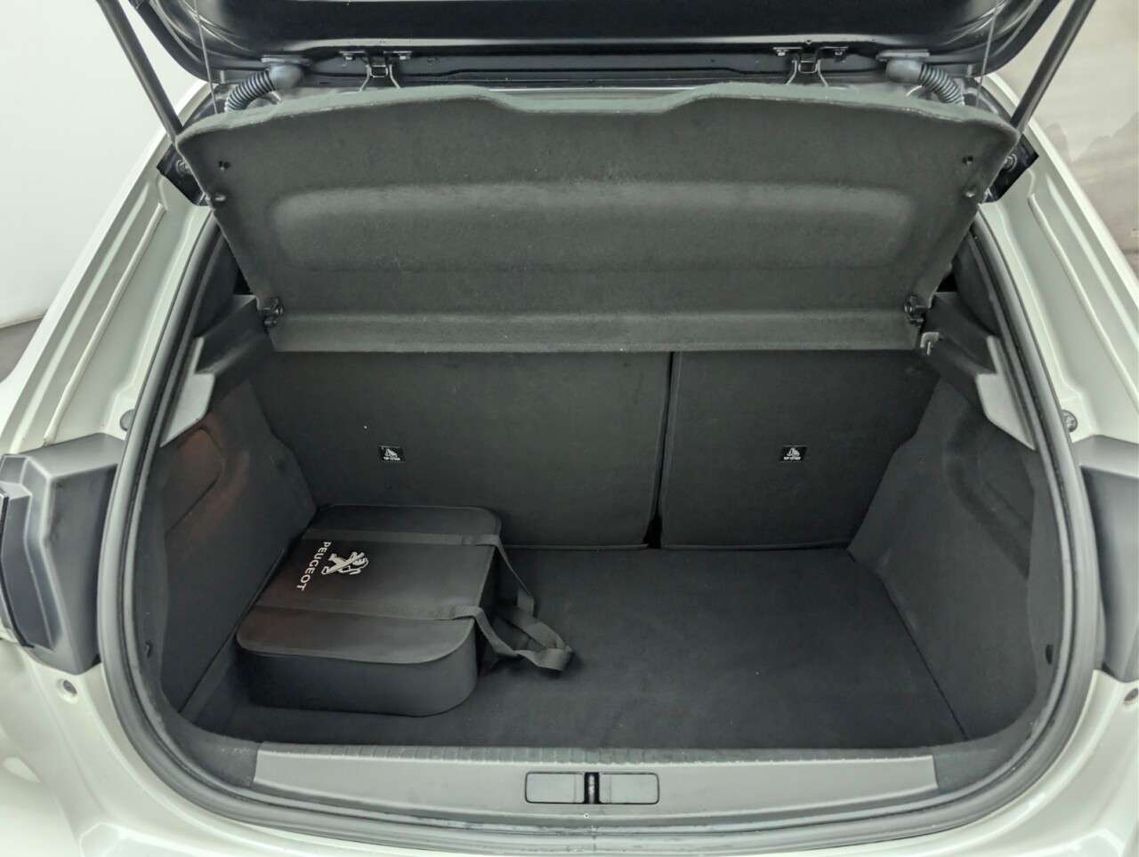 2022 PEUGEOT E-208 2022 PEUGEOT E-208