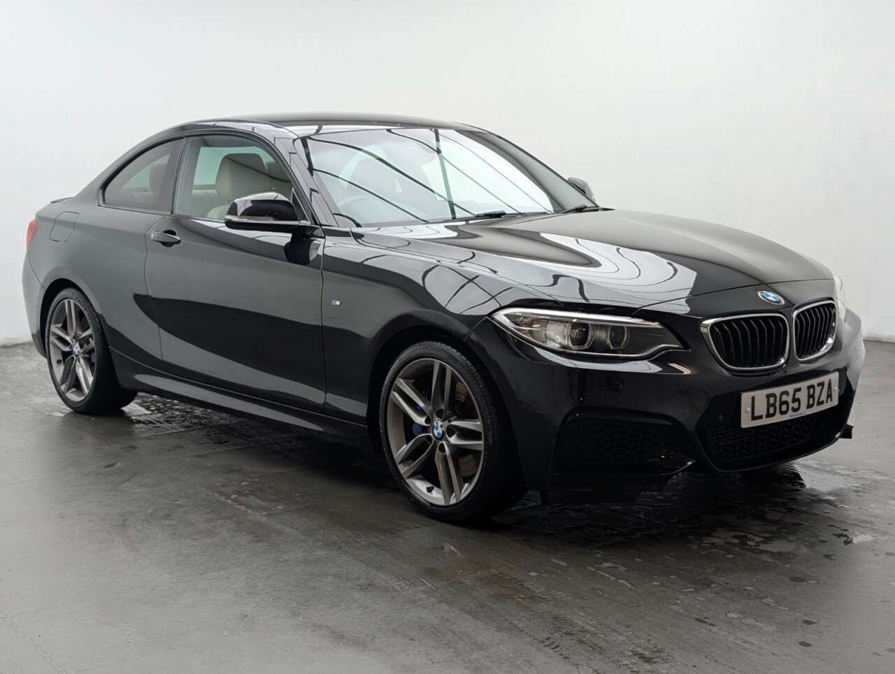 A 2016 BMW 2 SERIES 1.5 218i M Sport Coupe 2dr Petrol Auto Euro 6 (s/s) (136 ps) NAVIGATION+HEA A 2016 BMW 2 SERIES 1.5 218i M Sport Coupe 2dr Petrol Auto Euro 6 (s/s) (136 ps) NAVIGATION+HEA