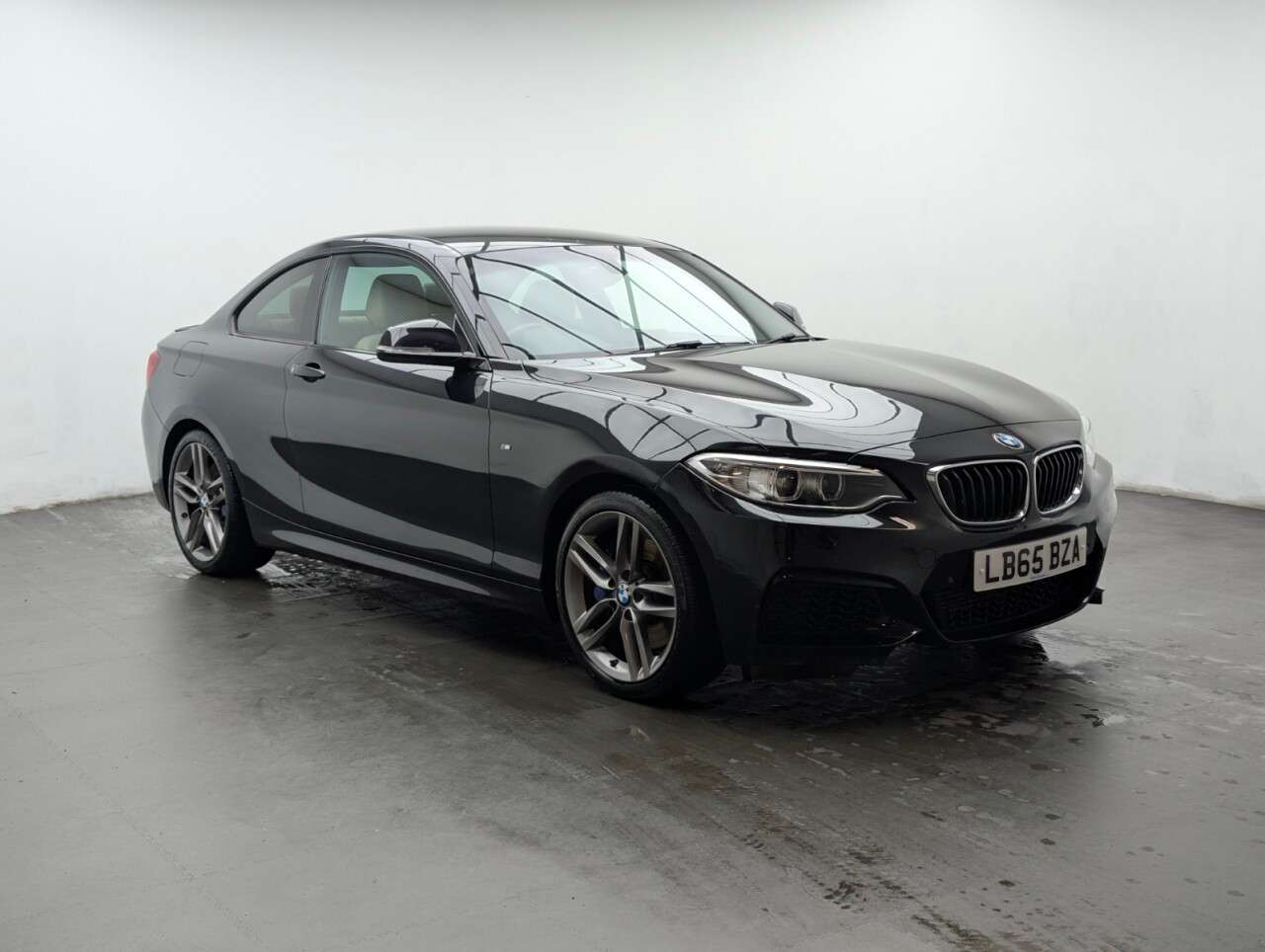 A 2016 BMW 2 SERIES 1.5 218i M Sport Coupe 2dr Petrol Auto Euro 6 (s/s) (136 ps) NAVIGATION+HEA A 2016 BMW 2 SERIES 1.5 218i M Sport Coupe 2dr Petrol Auto Euro 6 (s/s) (136 ps) NAVIGATION+HEA