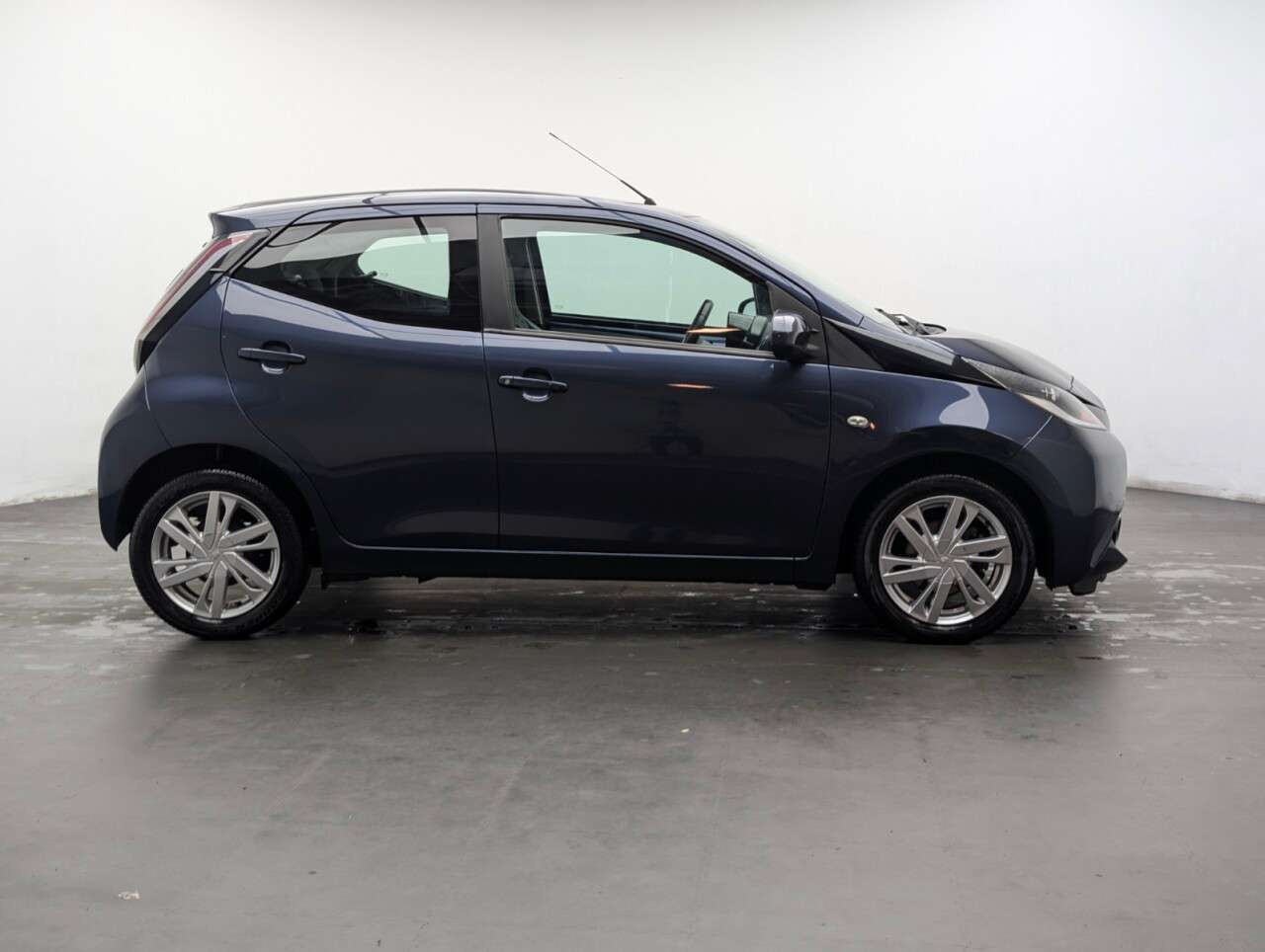 2017 TOYOTA AYGO 2017 TOYOTA AYGO