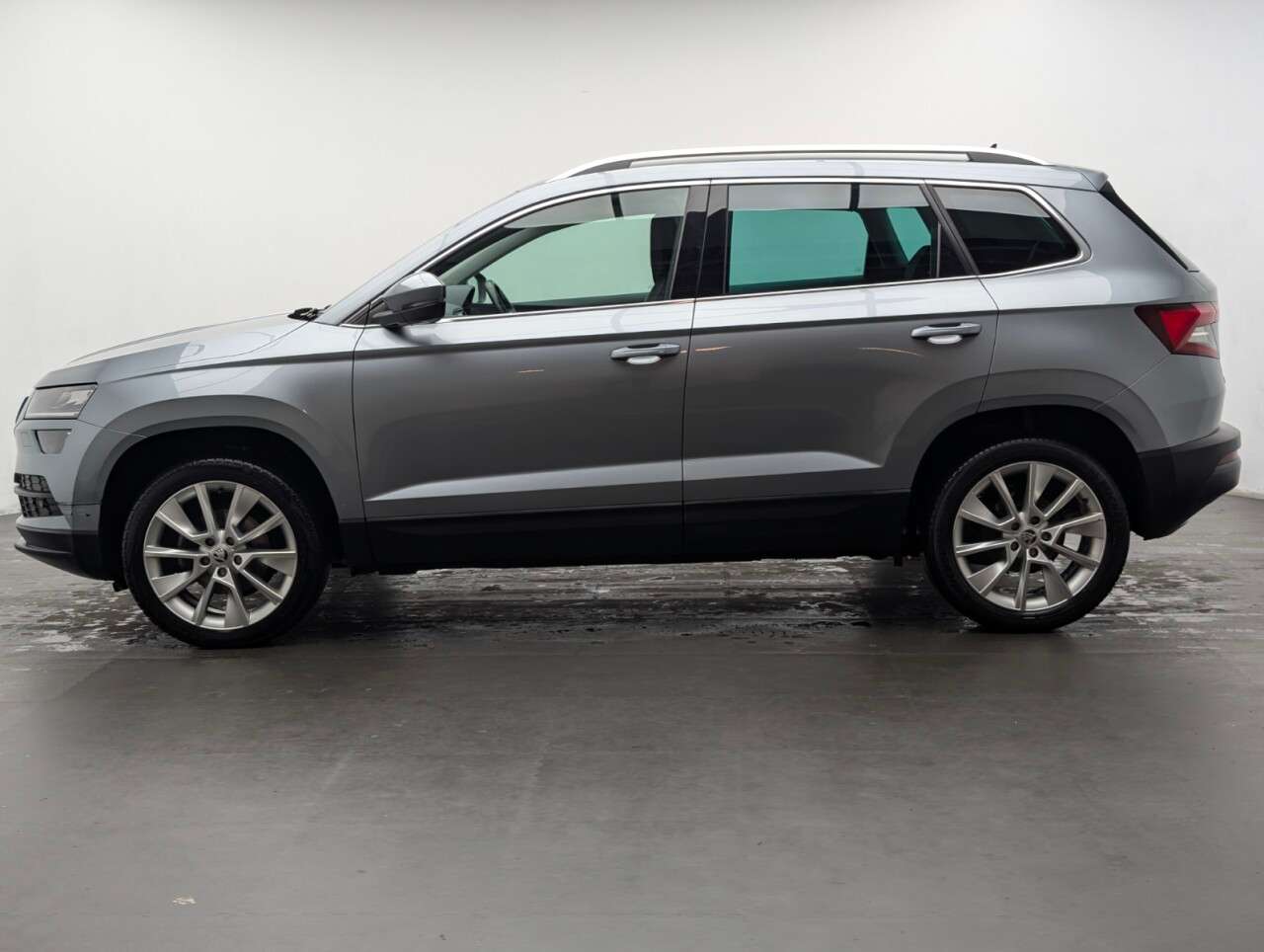 2021 SKODA KAROQ 2021 SKODA KAROQ