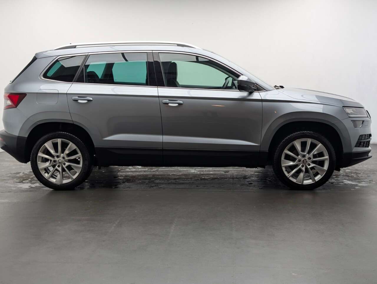 2021 SKODA KAROQ 2021 SKODA KAROQ