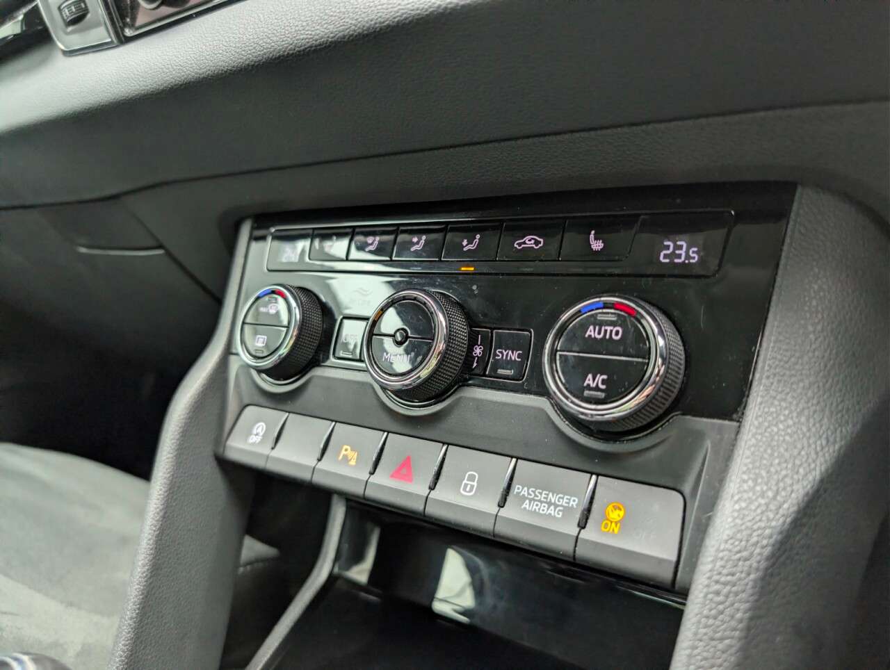 2021 SKODA KAROQ 2021 SKODA KAROQ