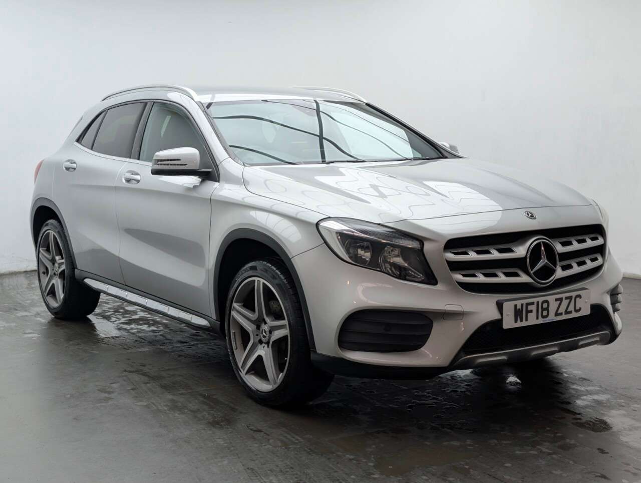 A 2018 MERCEDES-BENZ 180 2.1 GLA200d AMG Line SUV 5dr Diesel Manual Euro 6 (s/s) (136 ps) PARKING CA A 2018 MERCEDES-BENZ 180 2.1 GLA200d AMG Line SUV 5dr Diesel Manual Euro 6 (s/s) (136 ps) PARKING CA