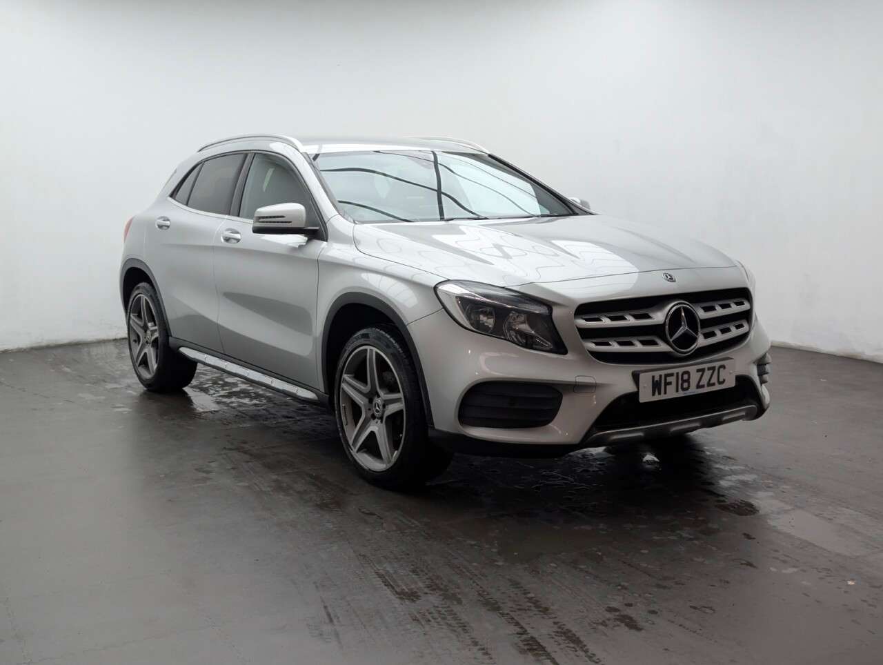 A 2018 MERCEDES-BENZ 180 2.1 GLA200d AMG Line SUV 5dr Diesel Manual Euro 6 (s/s) (136 ps) PARKING CA A 2018 MERCEDES-BENZ 180 2.1 GLA200d AMG Line SUV 5dr Diesel Manual Euro 6 (s/s) (136 ps) PARKING CA
