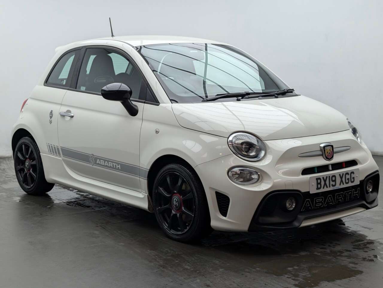 A 2019 ABARTH 595 1.4 T-Jet 70th Hatchback 3dr Petrol Manual Euro 6 (145 ps) 16" ALLOYS+BLUET A 2019 ABARTH 595 1.4 T-Jet 70th Hatchback 3dr Petrol Manual Euro 6 (145 ps) 16" ALLOYS+BLUET