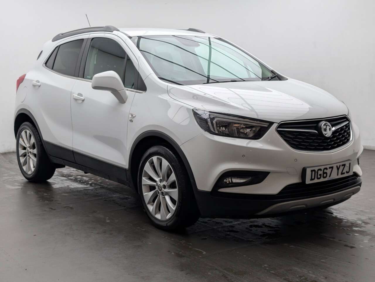 A 2017 VAUXHALL MOKKA X 1.4i Turbo Elite SUV 5dr Petrol Manual Euro 6 (s/s) (140 ps) TINTED WINDOWS A 2017 VAUXHALL MOKKA X 1.4i Turbo Elite SUV 5dr Petrol Manual Euro 6 (s/s) (140 ps) TINTED WINDOWS