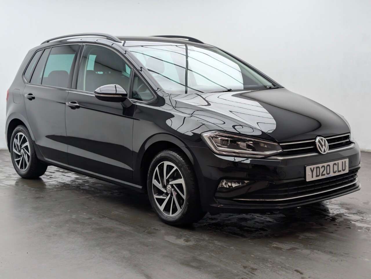 A 2020 VOLKSWAGEN GOLF SV 2.0 TDI Match MPV 5dr Diesel DSG Euro 6 (s/s) (150 ps) NAVIGATION+CRUISE CO A 2020 VOLKSWAGEN GOLF SV 2.0 TDI Match MPV 5dr Diesel DSG Euro 6 (s/s) (150 ps) NAVIGATION+CRUISE CO