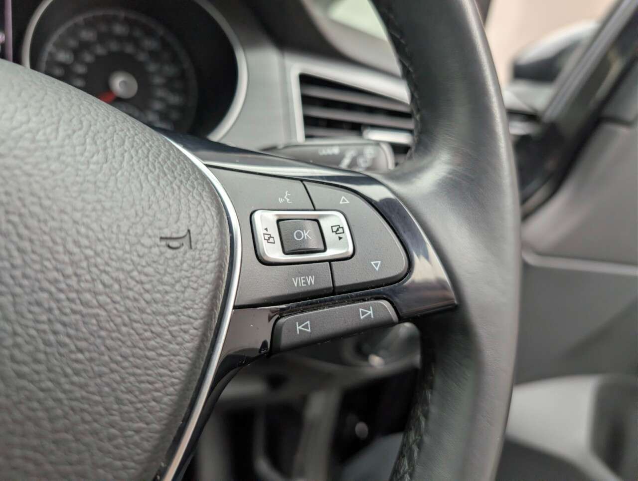 2020 VOLKSWAGEN GOLF SV 2020 VOLKSWAGEN GOLF SV