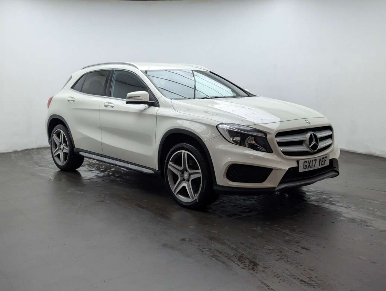 A 2017 MERCEDES-BENZ 180 2.1 GLA220d AMG Line SUV 5dr Diesel 7G-DCT 4MATIC Euro 6 (s/s) (177 ps) REV A 2017 MERCEDES-BENZ 180 2.1 GLA220d AMG Line SUV 5dr Diesel 7G-DCT 4MATIC Euro 6 (s/s) (177 ps) REV