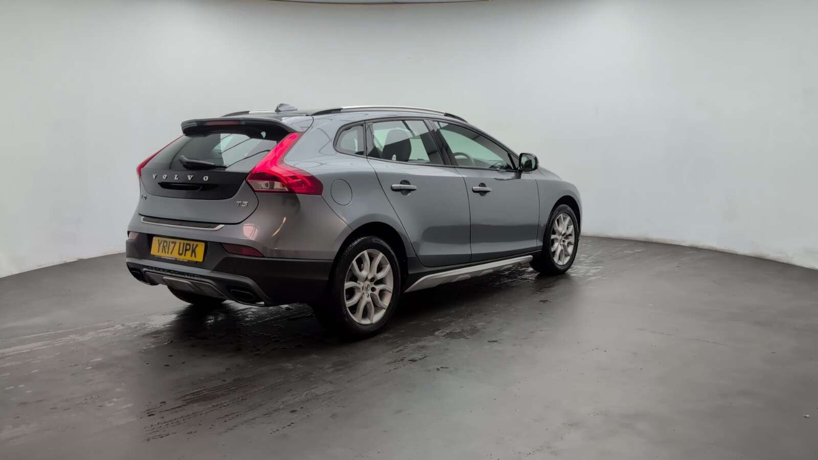 2017 VOLVO V40 CROSS COUNTRY 2017 VOLVO V40 CROSS COUNTRY