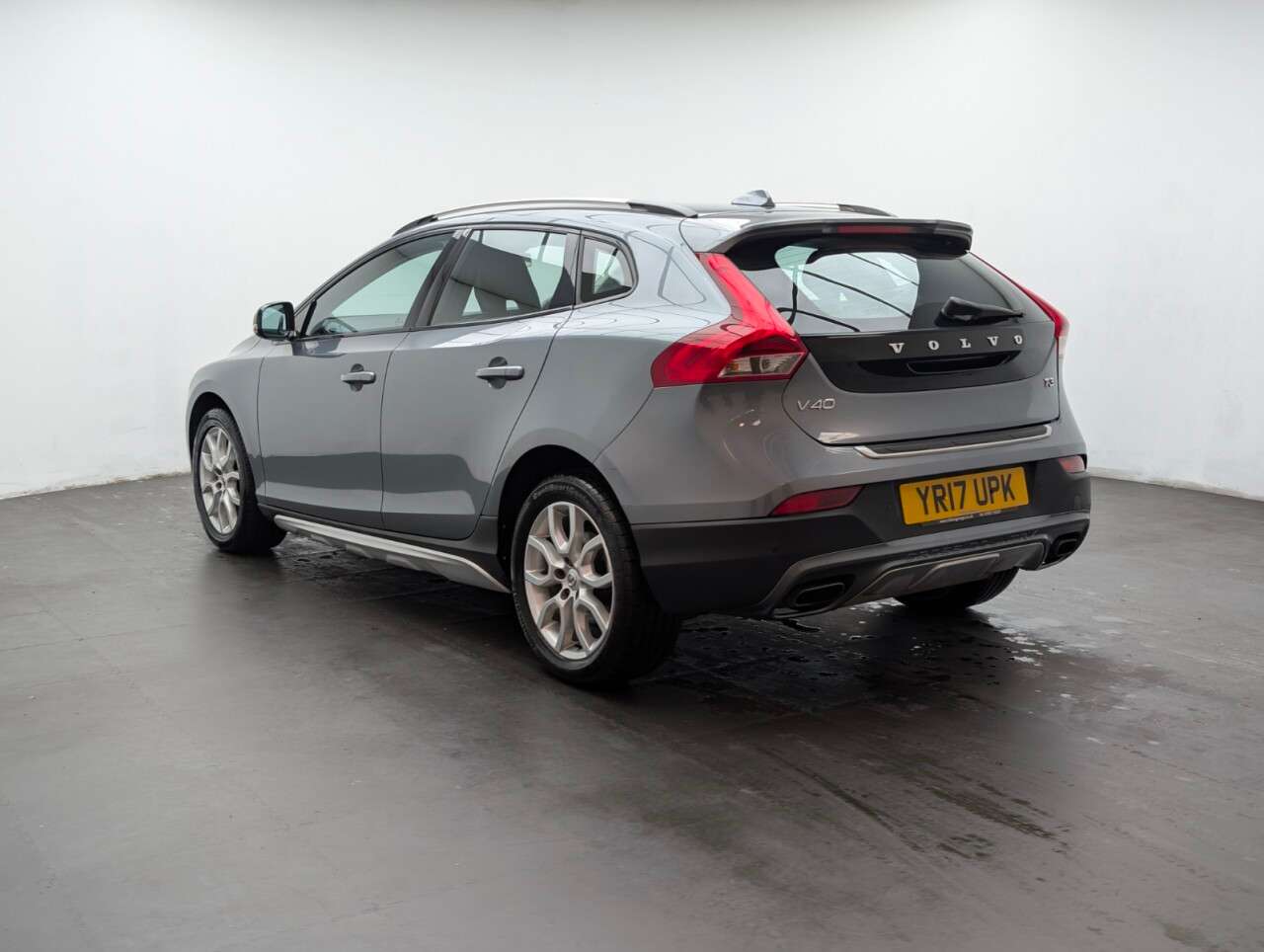 2017 VOLVO V40 CROSS COUNTRY 2017 VOLVO V40 CROSS COUNTRY