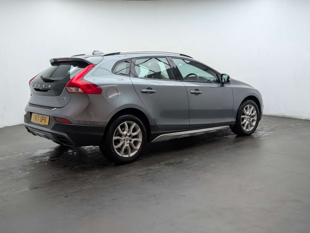 2017 VOLVO V40 CROSS COUNTRY 2017 VOLVO V40 CROSS COUNTRY