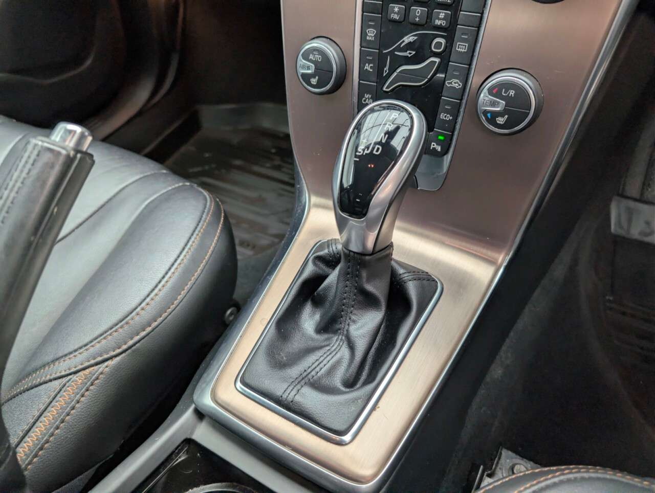 2017 VOLVO V40 CROSS COUNTRY 2017 VOLVO V40 CROSS COUNTRY