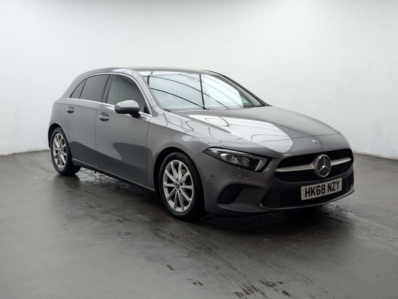 A 2019 MERCEDES-BENZ A-CLASS 1.3 A180 Sport (Executive) Hatchback 5dr Petrol 7G-DCT Euro 6 (s/s) (136 ps A 2019 MERCEDES-BENZ A-CLASS 1.3 A180 Sport (Executive) Hatchback 5dr Petrol 7G-DCT Euro 6 (s/s) (136 ps