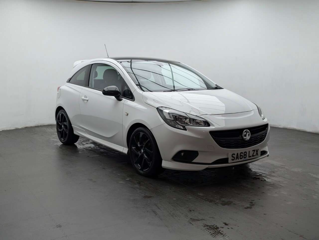 A 2018 VAUXHALL CORSA 1.4i ecoTEC SRi VX Line Nav Black Hatchback 3dr Petrol Manual Euro 6 (90 ps A 2018 VAUXHALL CORSA 1.4i ecoTEC SRi VX Line Nav Black Hatchback 3dr Petrol Manual Euro 6 (90 ps