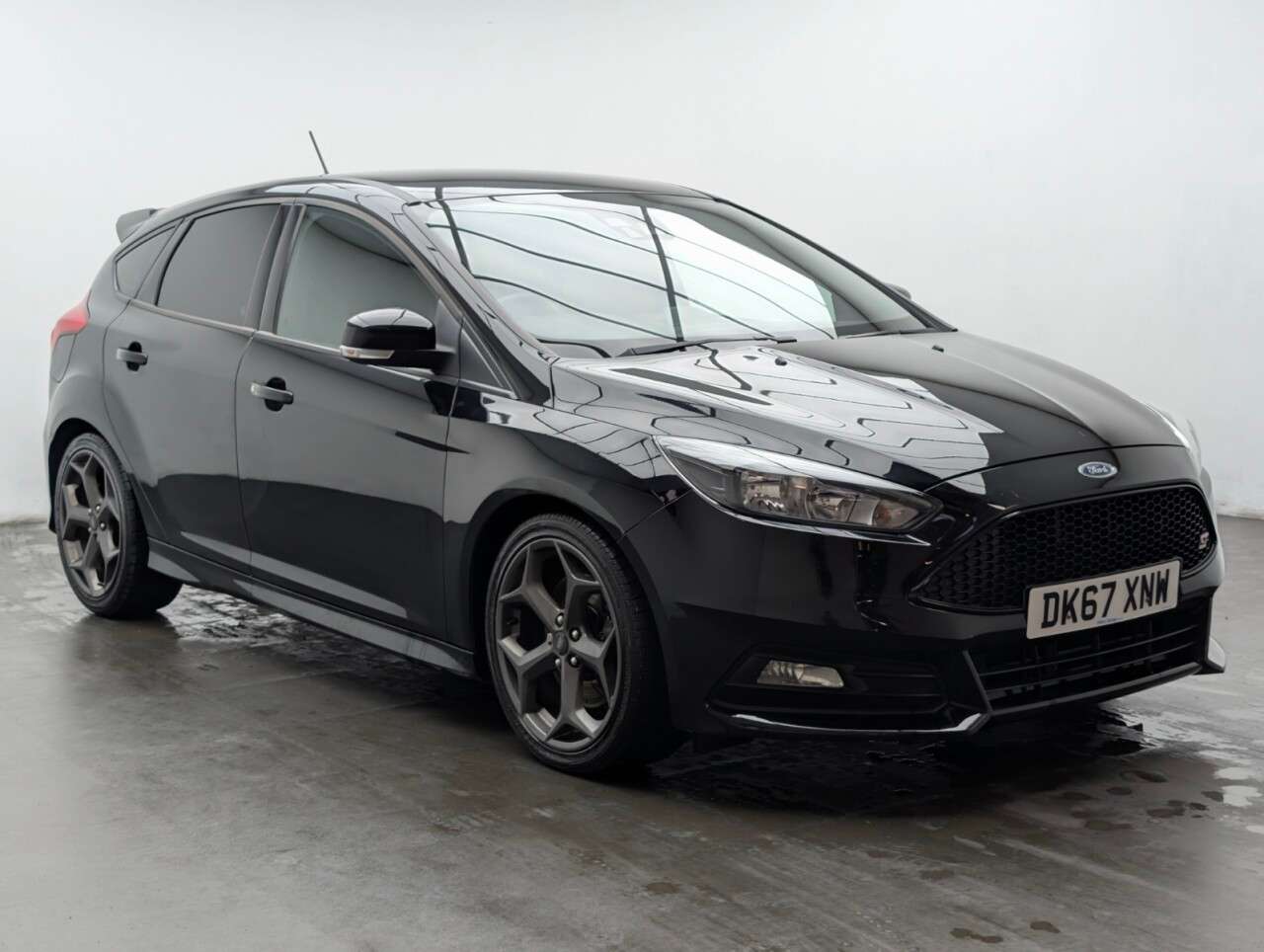 A 2017 FORD FOCUS 2.0 TDCi ST-2 Hatchback 5dr Diesel Manual Euro 6 (s/s) (185 ps) NAVIGATION+ A 2017 FORD FOCUS 2.0 TDCi ST-2 Hatchback 5dr Diesel Manual Euro 6 (s/s) (185 ps) NAVIGATION+