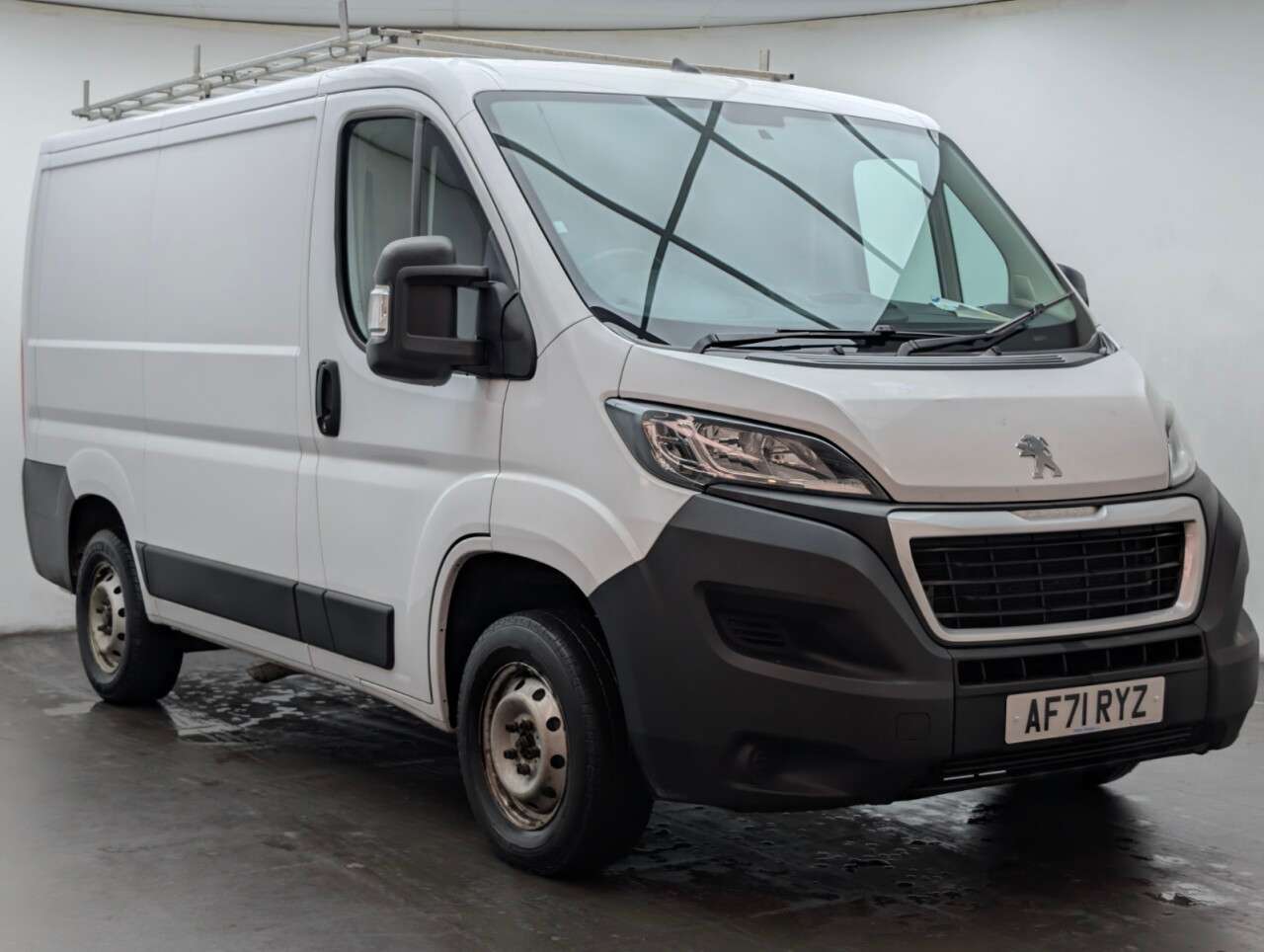 A 2021 PEUGEOT BOXER 2.2 BlueHDi 333 Professional Panel Van 5dr Diesel Manual L1 H1 Euro 6 (s/s) A 2021 PEUGEOT BOXER 2.2 BlueHDi 333 Professional Panel Van 5dr Diesel Manual L1 H1 Euro 6 (s/s)