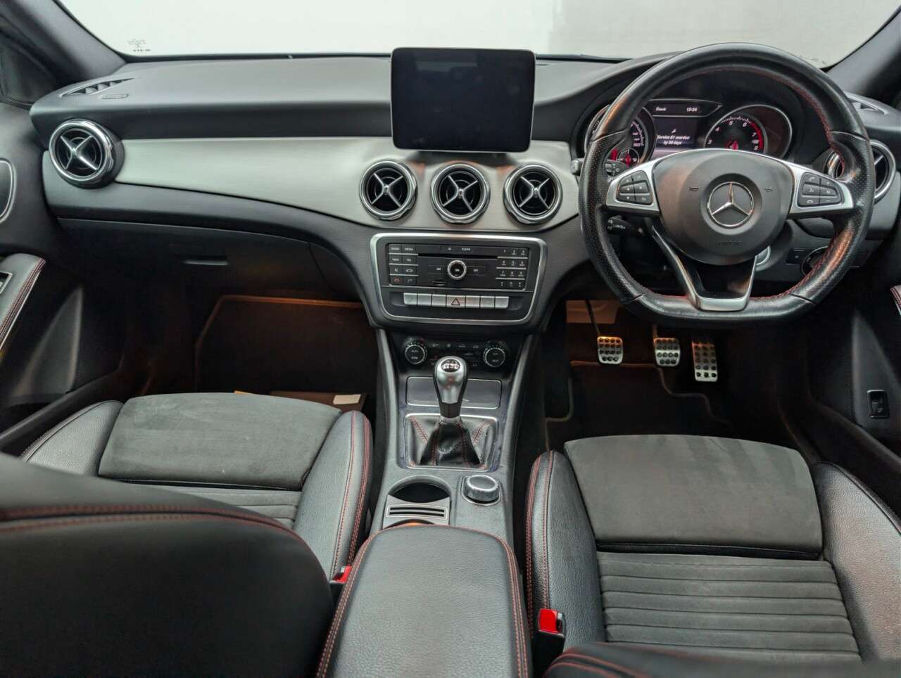 2018 MERCEDES-BENZ 180 2018 MERCEDES-BENZ 180