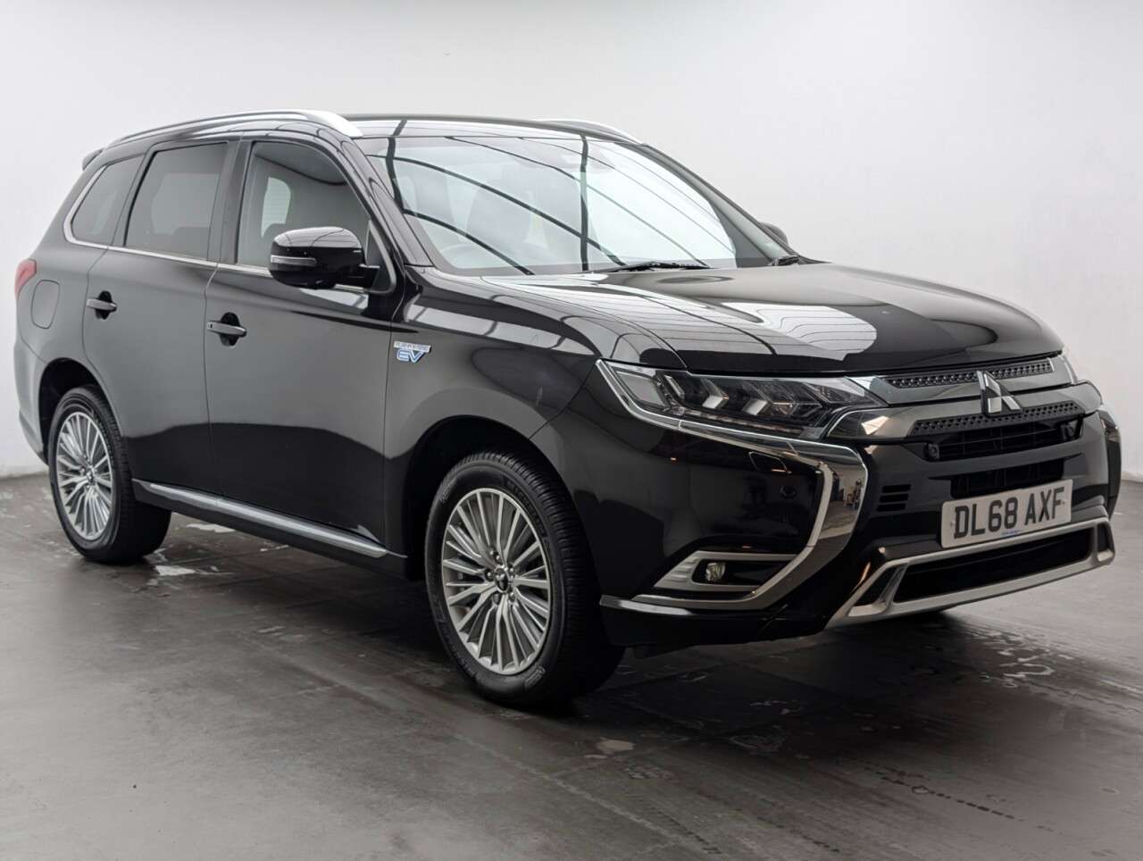 A 2019 MITSUBISHI OUTLANDER 2.4h TwinMotor 13.8kWh 4hs SUV 5dr Petrol Plug-in Hybrid CVT 4WD Euro 6 (s/ A 2019 MITSUBISHI OUTLANDER 2.4h TwinMotor 13.8kWh 4hs SUV 5dr Petrol Plug-in Hybrid CVT 4WD Euro 6 (s/