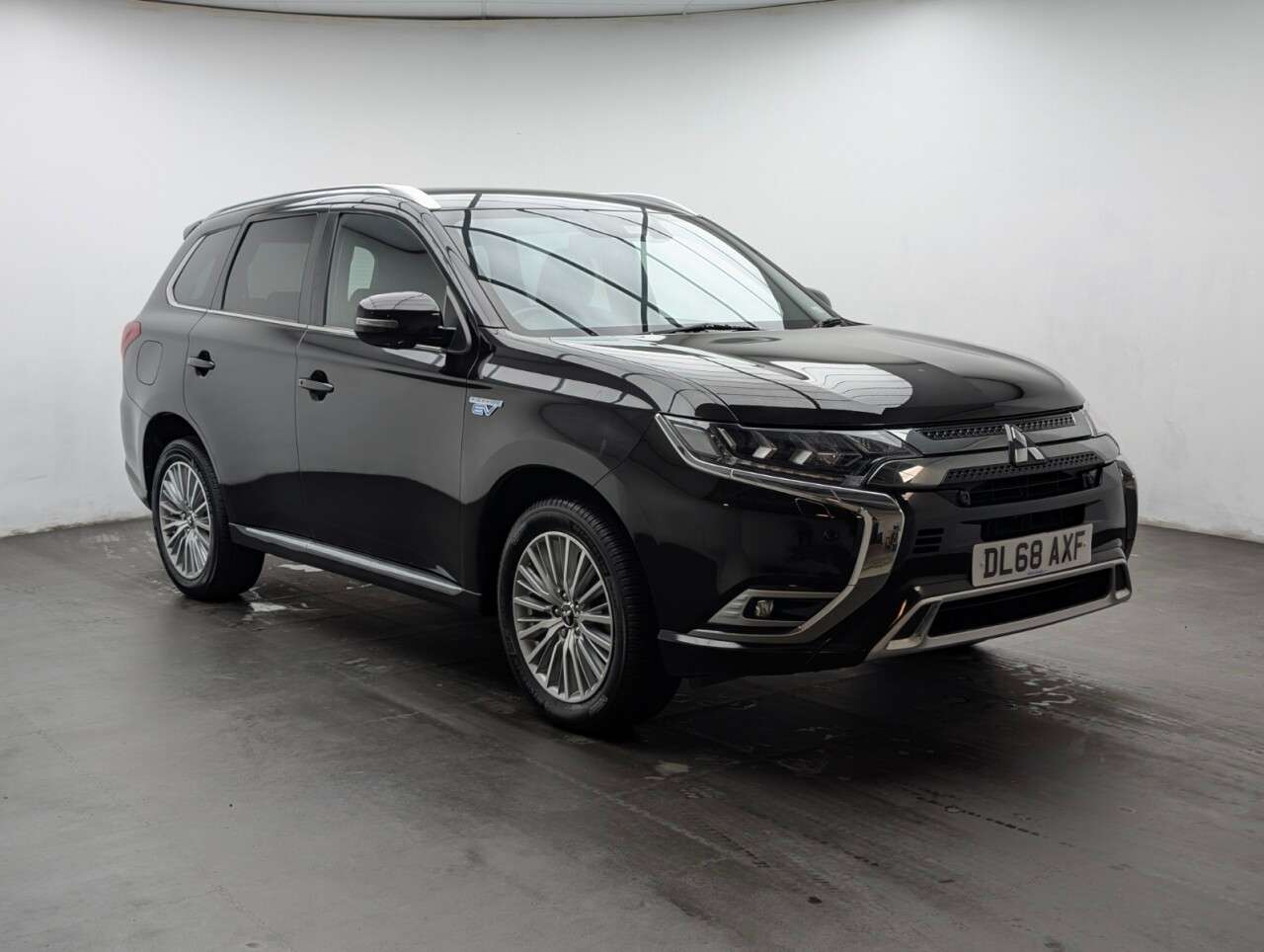 A 2019 MITSUBISHI OUTLANDER 2.4h TwinMotor 13.8kWh 4hs SUV 5dr Petrol Plug-in Hybrid CVT 4WD Euro 6 (s/ A 2019 MITSUBISHI OUTLANDER 2.4h TwinMotor 13.8kWh 4hs SUV 5dr Petrol Plug-in Hybrid CVT 4WD Euro 6 (s/