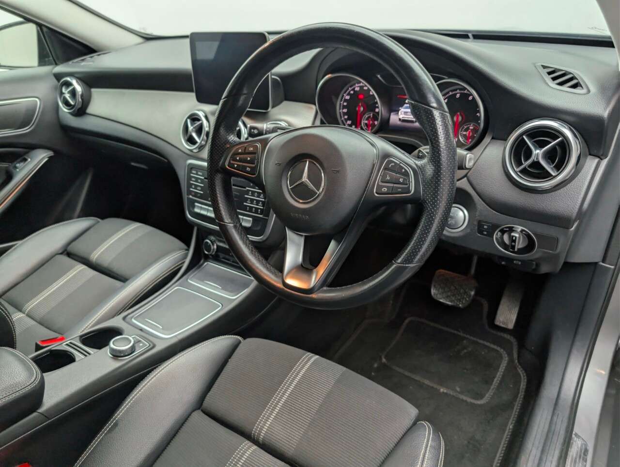 2018 MERCEDES-BENZ 180 2018 MERCEDES-BENZ 180