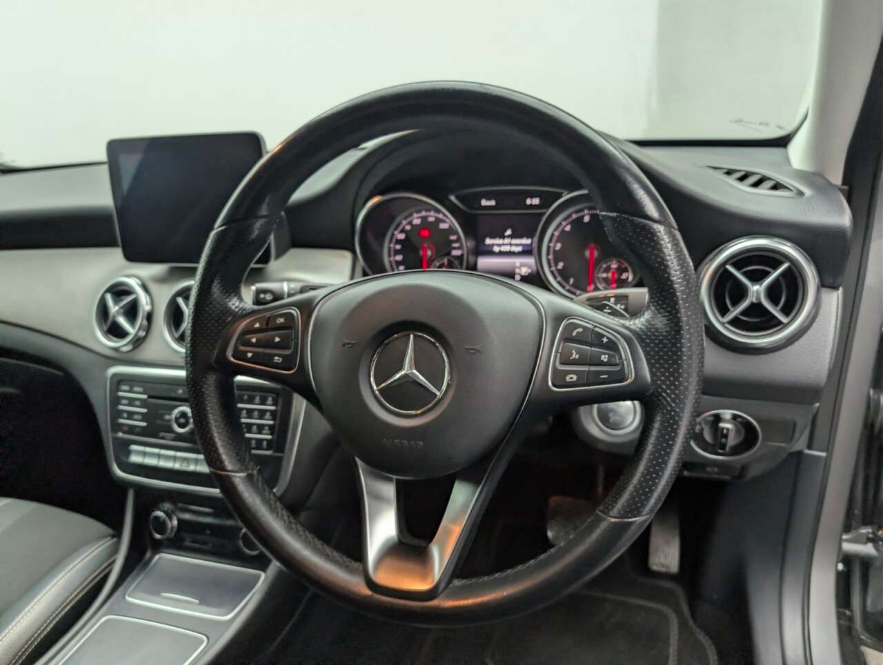 2018 MERCEDES-BENZ 180 2018 MERCEDES-BENZ 180