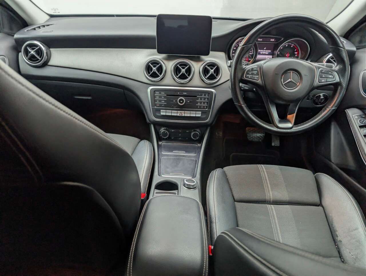 2018 MERCEDES-BENZ 180 2018 MERCEDES-BENZ 180