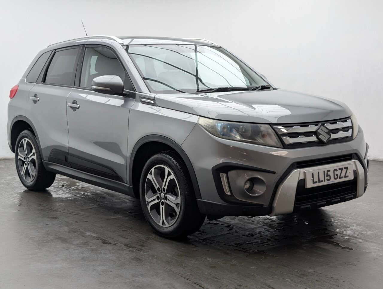 A 2015 SUZUKI VITARA 1.6 SZ5 SUV 5dr Petrol Manual ALLGRIP Euro 6 (s/s) (120 ps) SUNROOF+PARKING A 2015 SUZUKI VITARA 1.6 SZ5 SUV 5dr Petrol Manual ALLGRIP Euro 6 (s/s) (120 ps) SUNROOF+PARKING