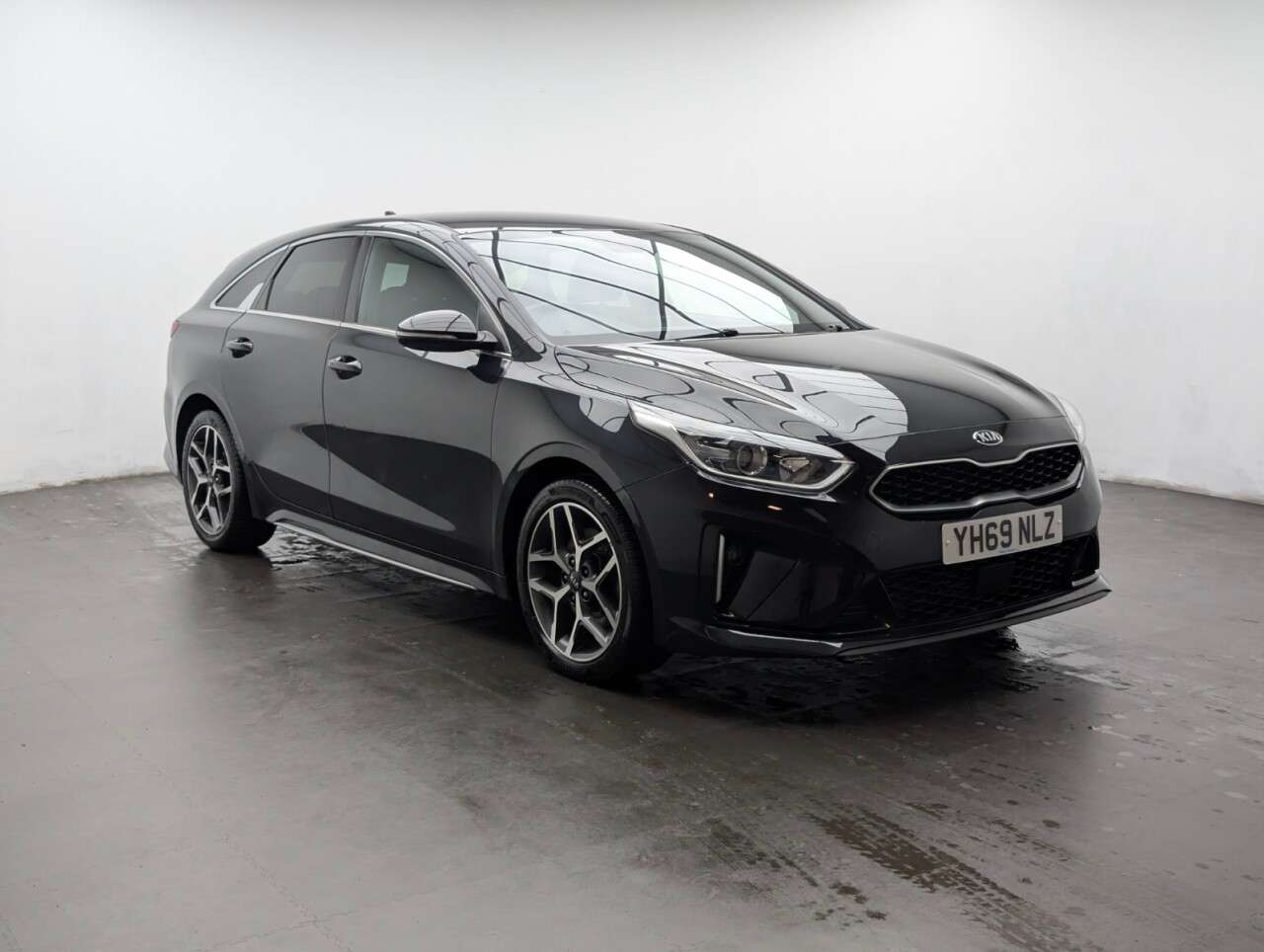 A 2019 KIA PROCEED 1.4 T-GDi GT-Line Shooting Brake 5dr Petrol Manual Euro 6 (s/s) (138 bhp) H A 2019 KIA PROCEED 1.4 T-GDi GT-Line Shooting Brake 5dr Petrol Manual Euro 6 (s/s) (138 bhp) H