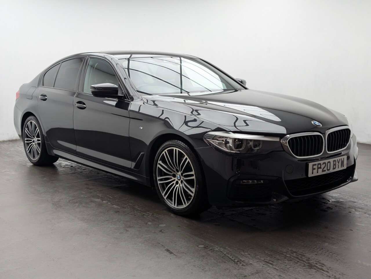 A 2020 BMW 5 SERIES 2.0 520i GPF M Sport Saloon 4dr Petrol Auto Euro 6 (s/s) (184 ps) NAVIGATIO A 2020 BMW 5 SERIES 2.0 520i GPF M Sport Saloon 4dr Petrol Auto Euro 6 (s/s) (184 ps) NAVIGATIO