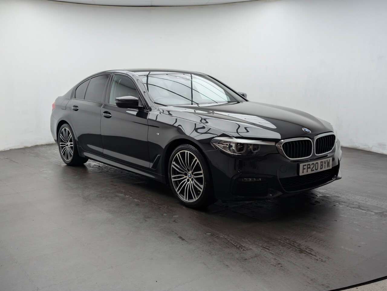 A 2020 BMW 5 SERIES 2.0 520i GPF M Sport Saloon 4dr Petrol Auto Euro 6 (s/s) (184 ps) NAVIGATIO A 2020 BMW 5 SERIES 2.0 520i GPF M Sport Saloon 4dr Petrol Auto Euro 6 (s/s) (184 ps) NAVIGATIO