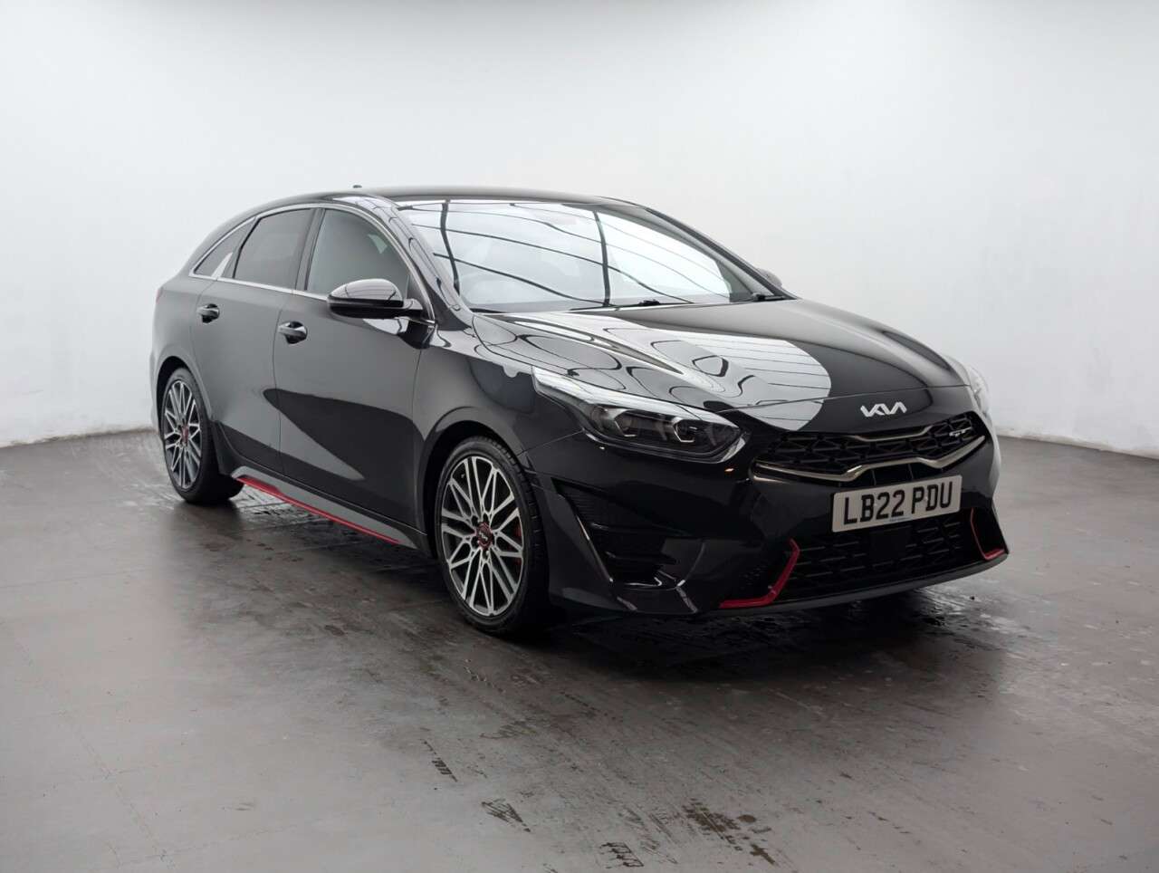 A 2022 KIA PROCEED 1.6 T-GDi GT Shooting Brake 5dr Petrol DCT Euro 6 (s/s) (201 bhp) NAVIGATIO A 2022 KIA PROCEED 1.6 T-GDi GT Shooting Brake 5dr Petrol DCT Euro 6 (s/s) (201 bhp) NAVIGATIO