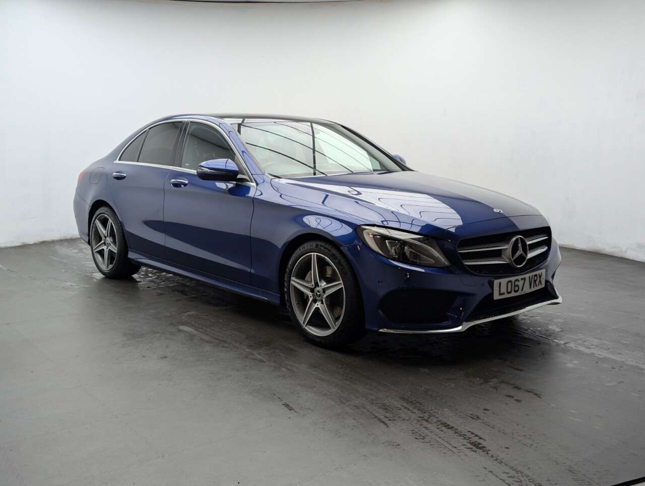 A 2017 MERCEDES-BENZ C-CLASS 2.0 C200 AMG Line (Premium Plus) Saloon 4dr Petrol G-Tronic+ Euro 6 (s/s) ( A 2017 MERCEDES-BENZ C-CLASS 2.0 C200 AMG Line (Premium Plus) Saloon 4dr Petrol G-Tronic+ Euro 6 (s/s) (