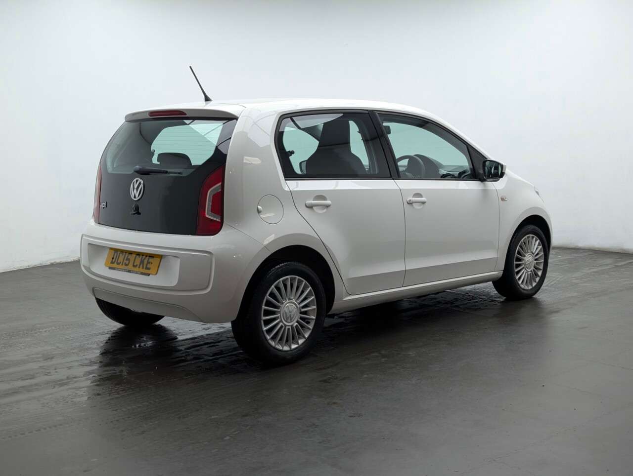 2015 VOLKSWAGEN UP! 2015 VOLKSWAGEN UP!