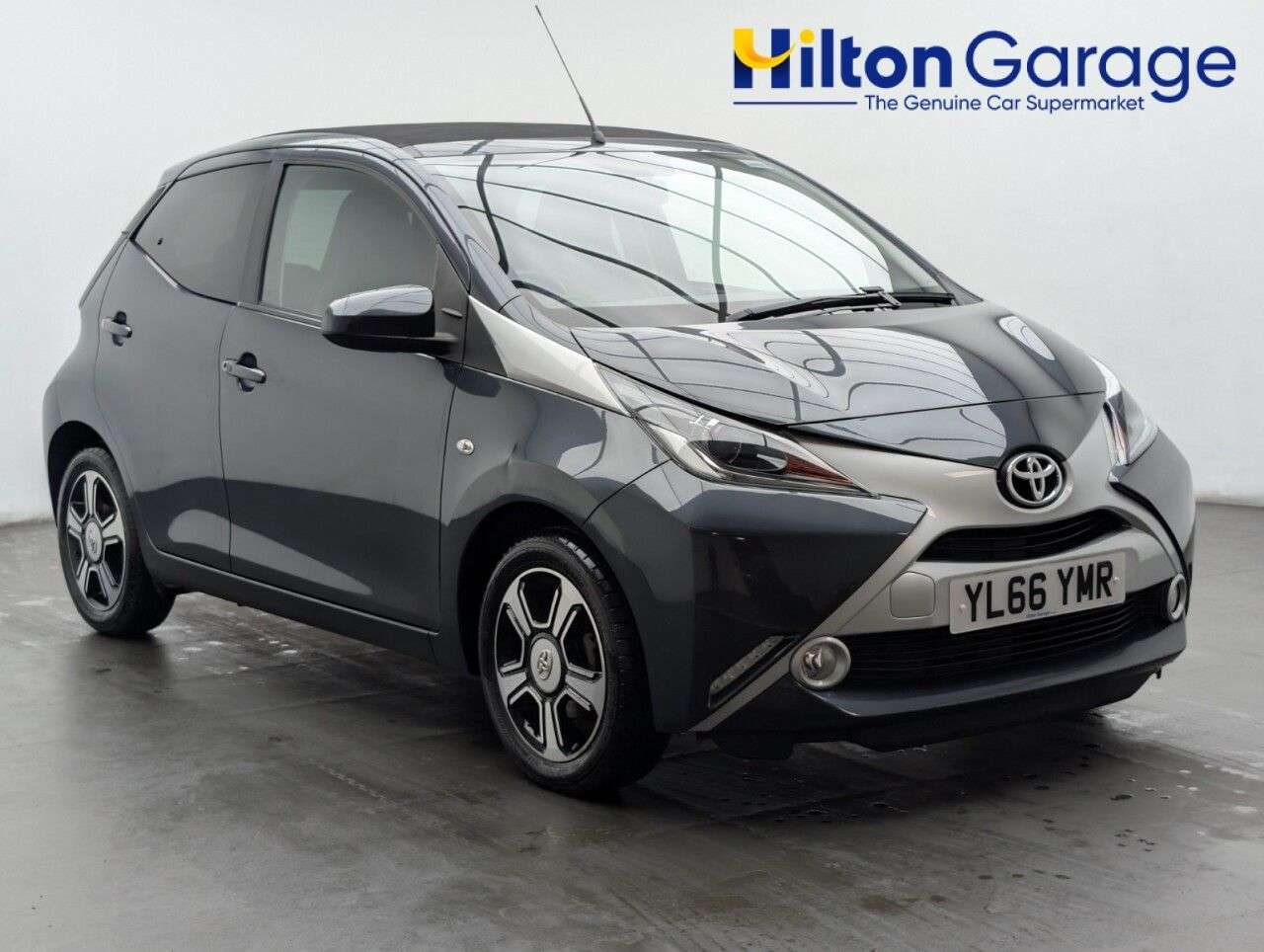 A 2017 TOYOTA AYGO 1.0 VVT-i x-clusiv 2 x-wave 5dr Petrol x-shift Euro 6 (68 ps) LEATHER SEATS A 2017 TOYOTA AYGO 1.0 VVT-i x-clusiv 2 x-wave 5dr Petrol x-shift Euro 6 (68 ps) LEATHER SEATS