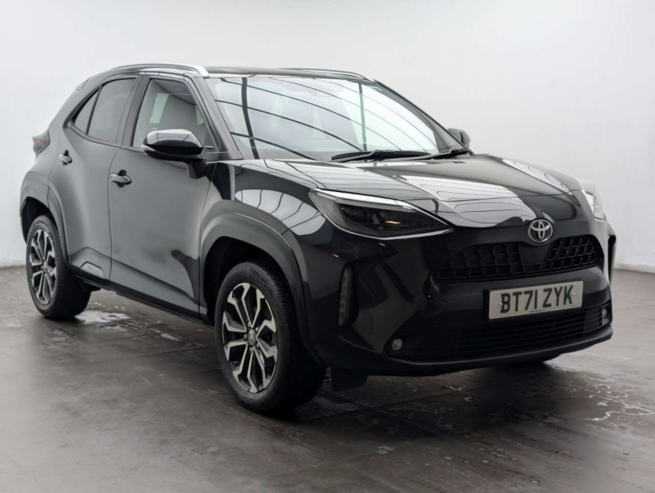 A 2022 TOYOTA YARIS CROSS 1.5 VVT-h Design SUV 5dr Petrol Hybrid E-CVT Euro 6 (s/s) (116 ps) BLUETOOT A 2022 TOYOTA YARIS CROSS 1.5 VVT-h Design SUV 5dr Petrol Hybrid E-CVT Euro 6 (s/s) (116 ps) BLUETOOT